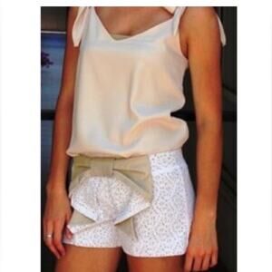 JUDITH MARCH Heidi Lace Bow Cream White Shorts Women’s Size M